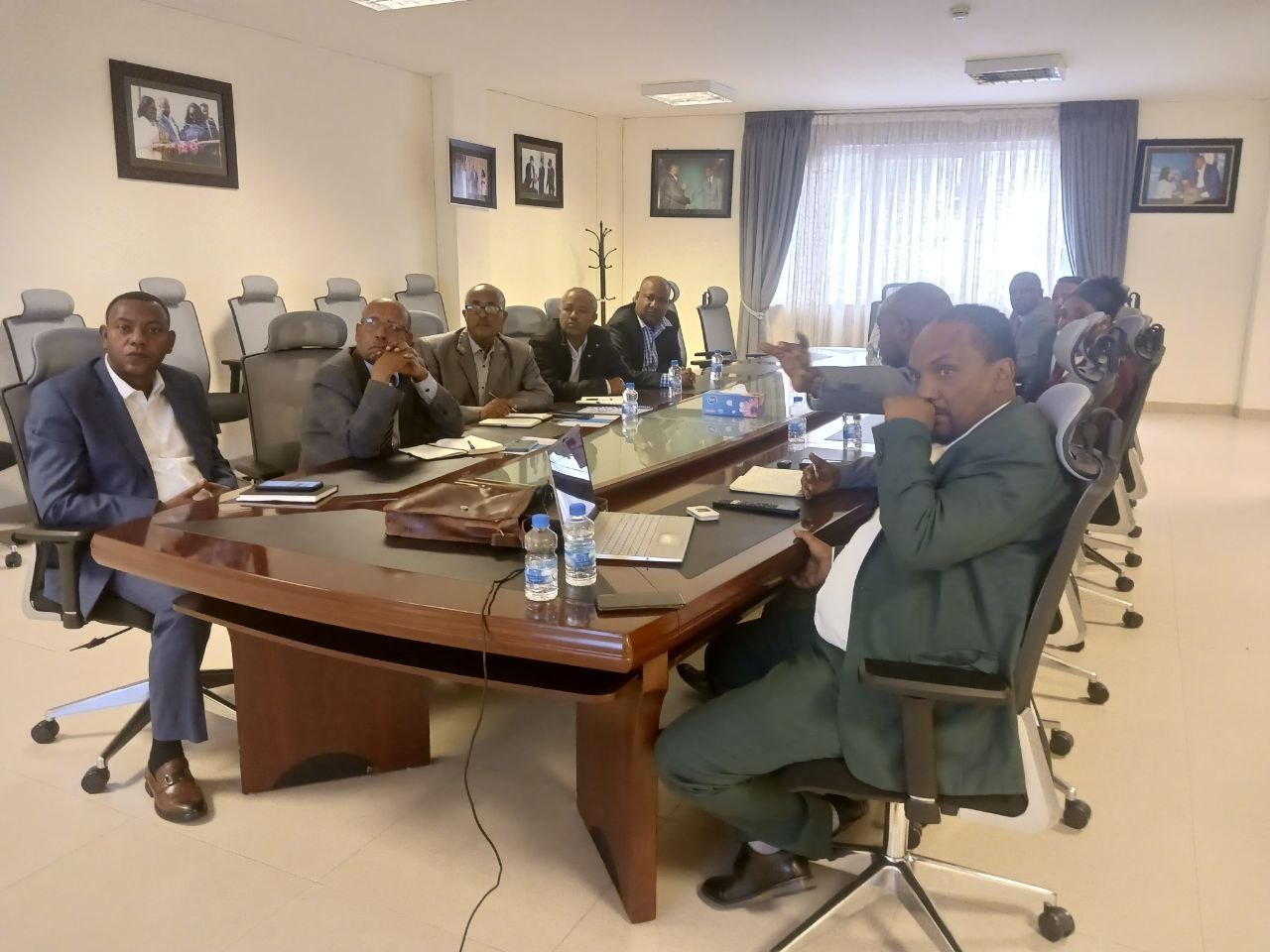 የኢንዱስትሪ ፕሮጄክቶች አገልግሎት ማኔጅመንት ከበላይነህ ክንዴ ኢንቨስትመንት ግሩፕ(BKG) ከፍተኛ የስራ ኃላፊዎችና የቦርድ አባላትጋር ውይይት አደረገ ።